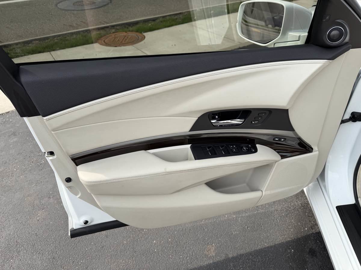 Used 2015 Acura RLX w/ Technology Package FWD image 11