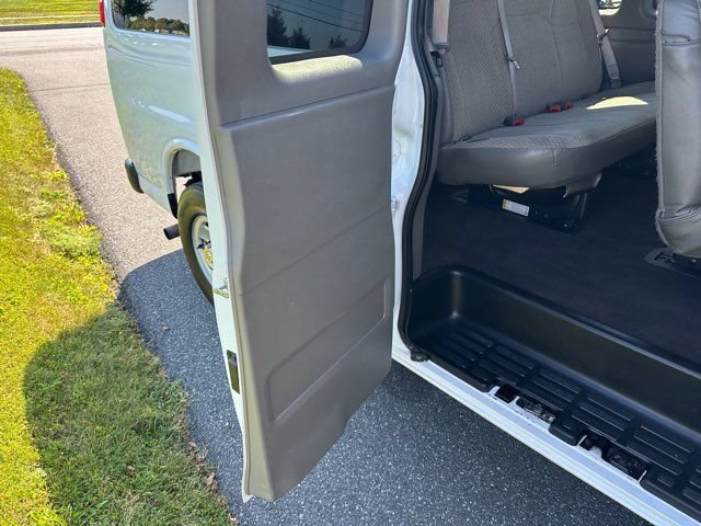 Used 2025 Chevrolet Express 3500 LT w/ LT Preferred Equipment Group RWD image 21
