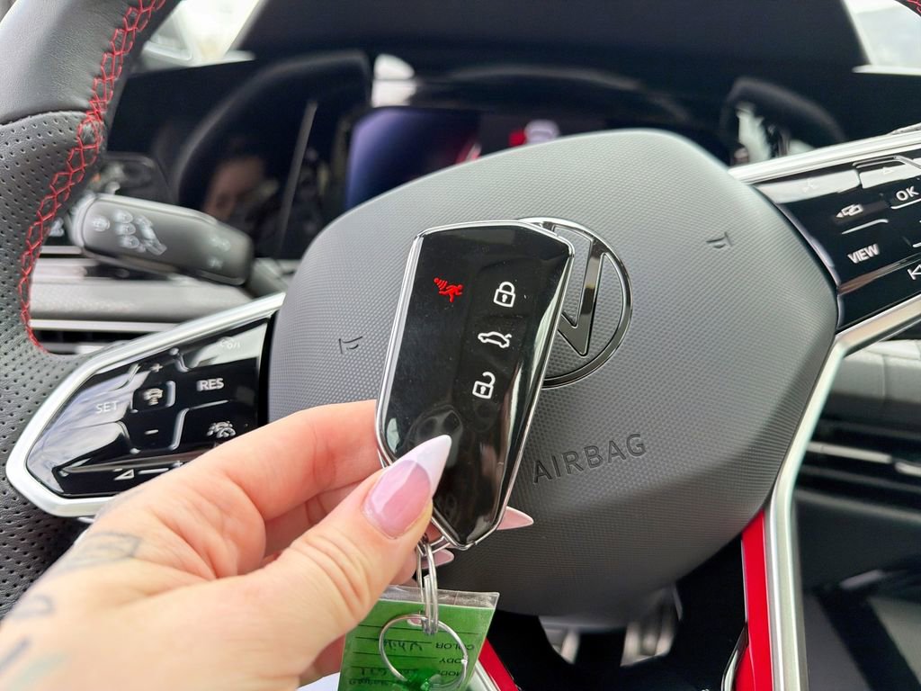 Used 2024 Volkswagen GTI Autobahn image 40