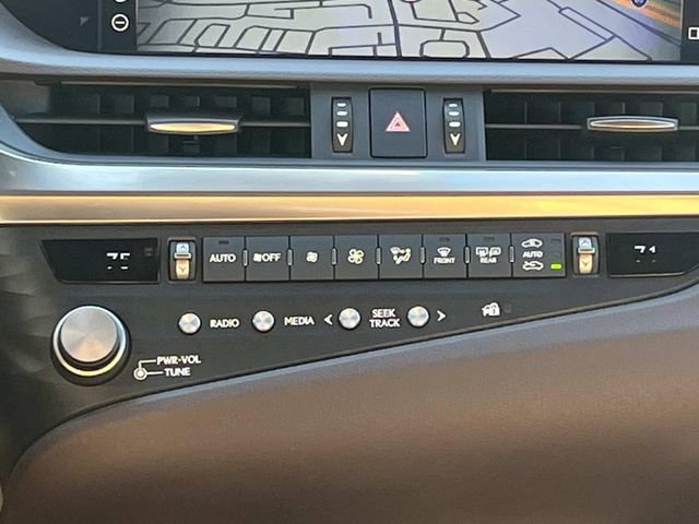 Used 2021 Lexus ES 350 Ultra Luxury w/ Accessory Package 2 FWD image 16