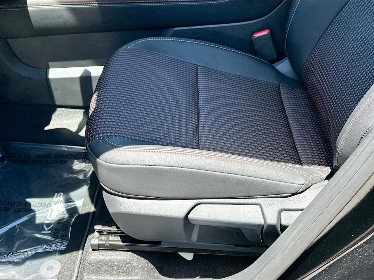 New 2025 Nissan Kicks SR FWD image 13