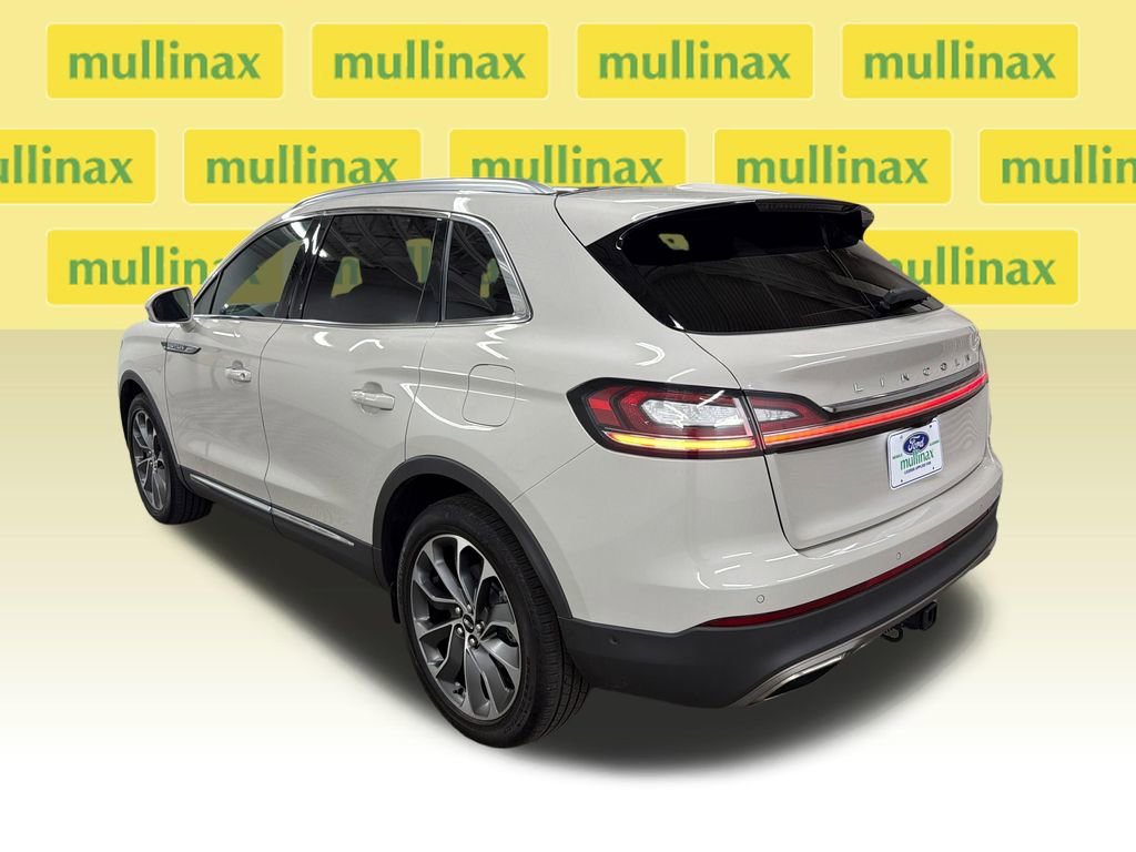 Used 2022 Lincoln Nautilus Reserve w/ Equipment Group 201A image 10