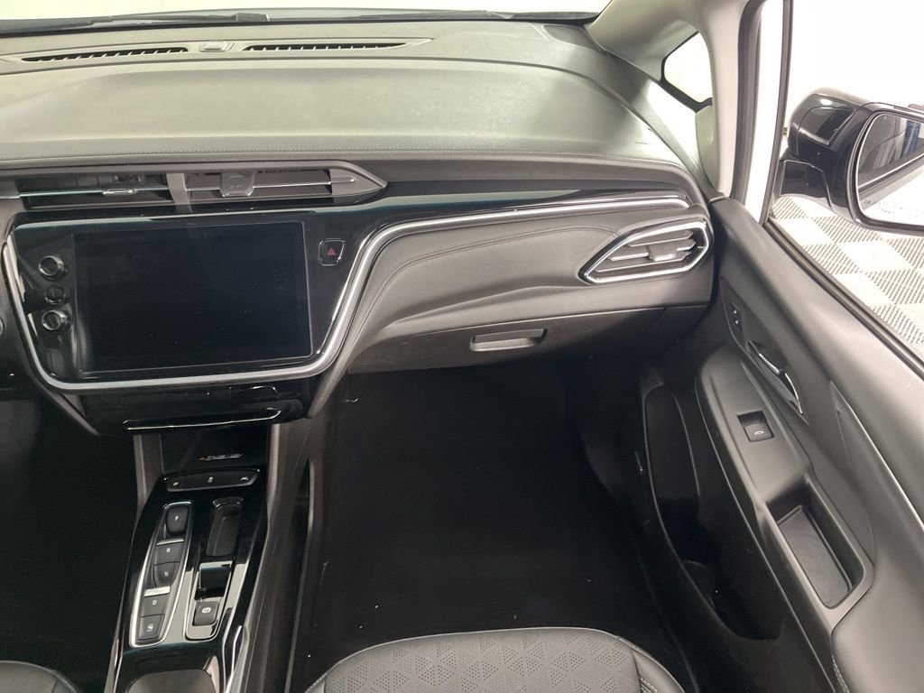 Used 2023 Chevrolet Bolt LT w/ Infotainment Package FWD image 16