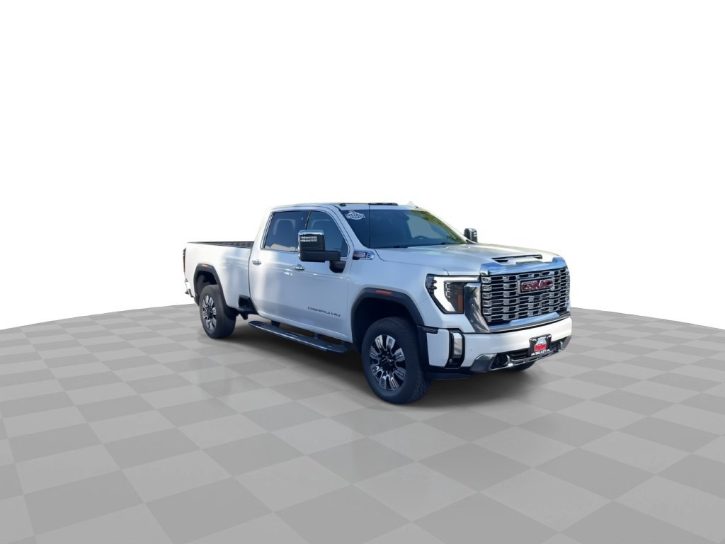Used 2025 GMC Sierra 3500 Denali w/ Technology Package AWD/4WD image 2