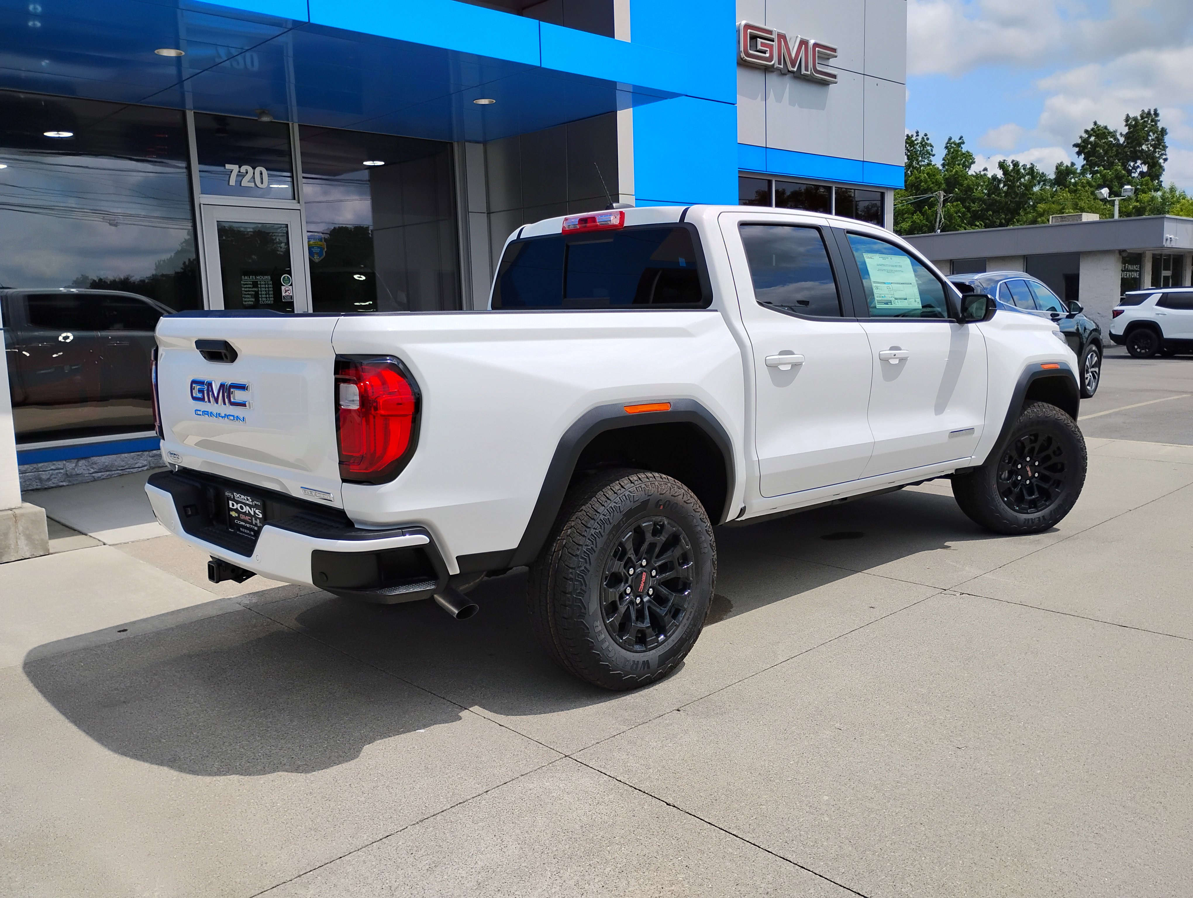 New 2026 GMC Canyon Elevation w/ Convenience Package image 27