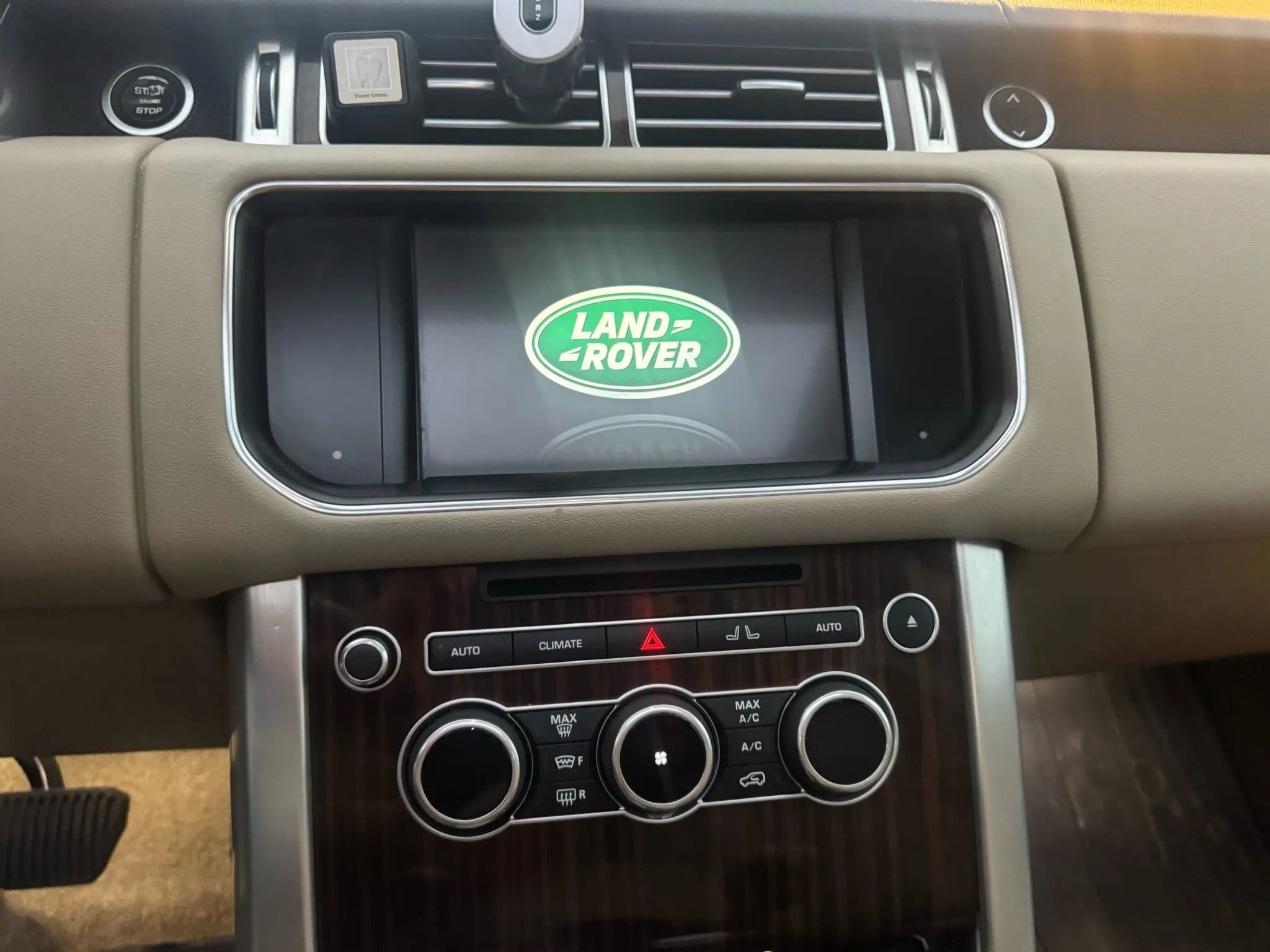 Used 2016 Land Rover Range Rover image 19
