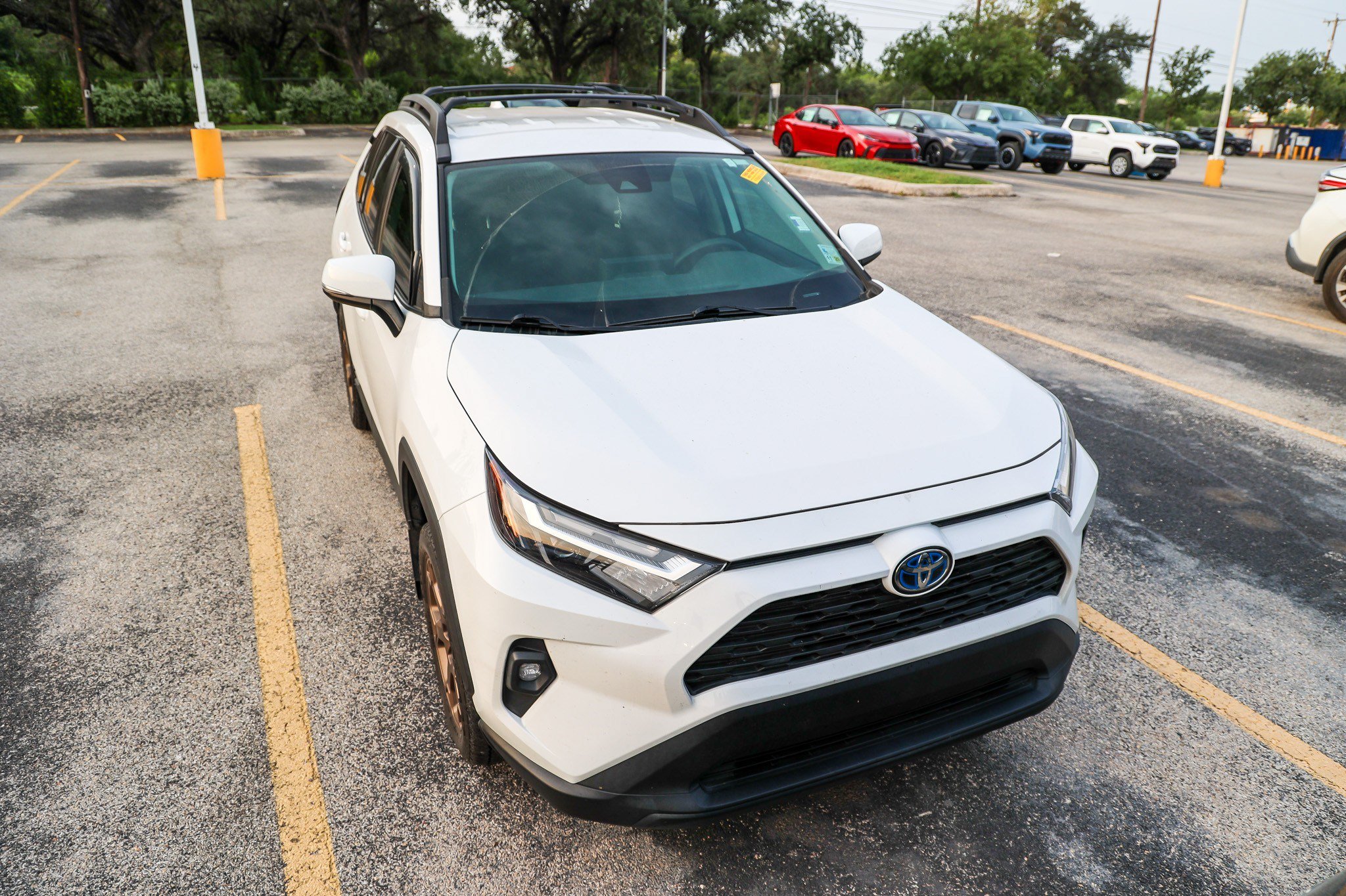 Used 2023 Toyota RAV4 AWD Hybrid image 6