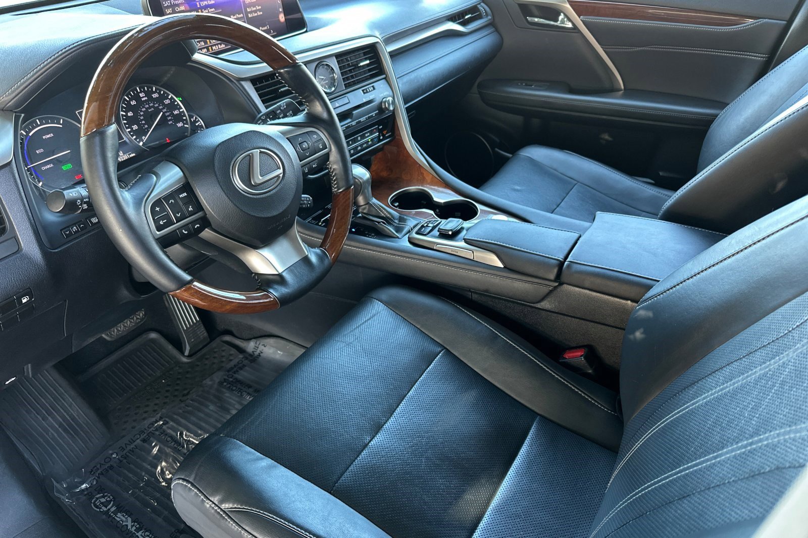 Used 2018 Lexus RX 450hL Premium w/ Premium Package image 11