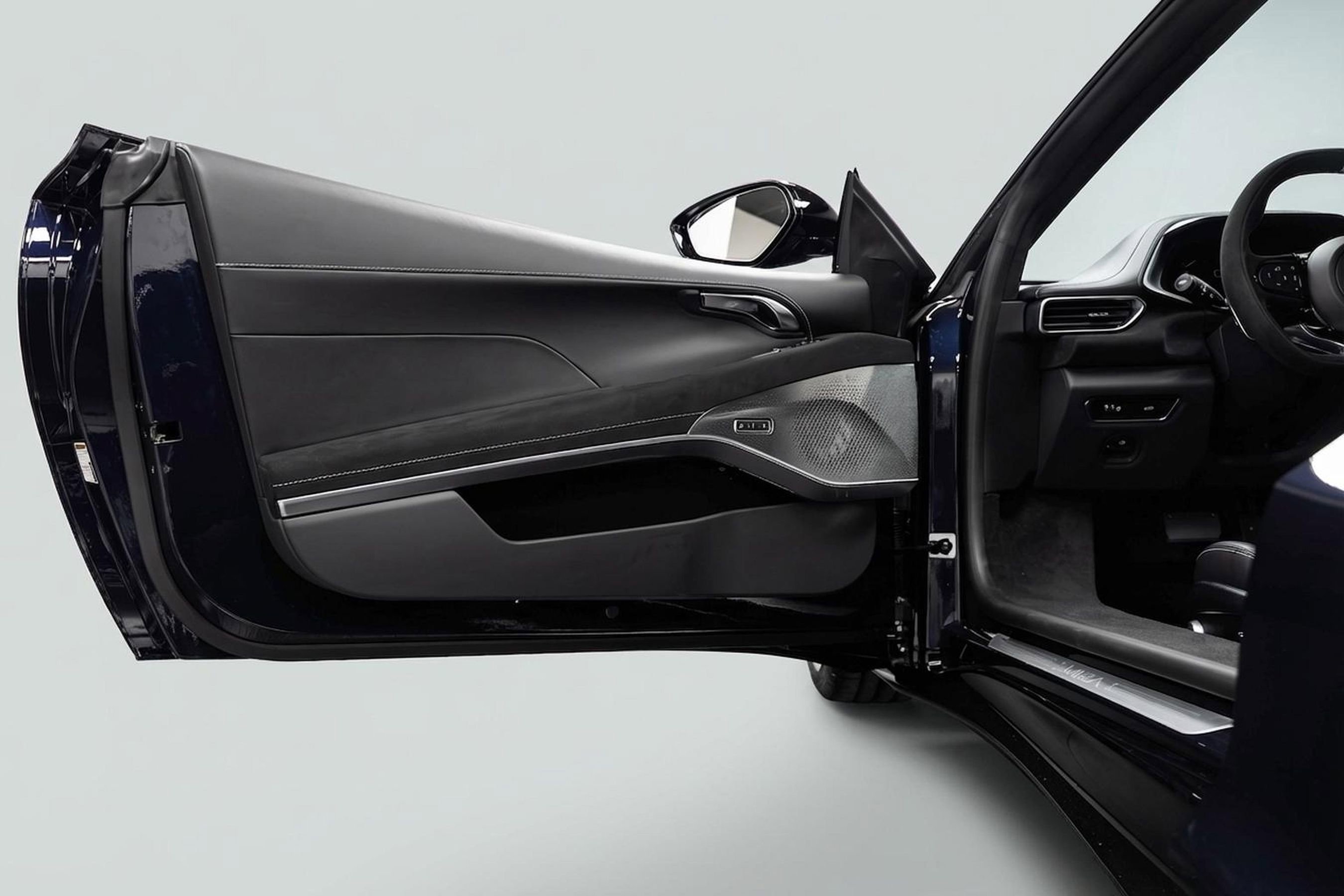New 2025 Lotus Emira image 7