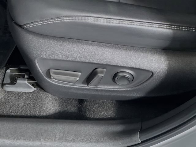 Used 2023 Toyota RAV4 XLE Premium image 12