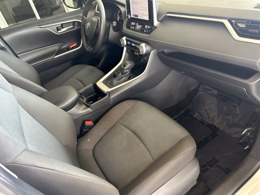Used 2025 Toyota RAV4 XLE FWD image 24