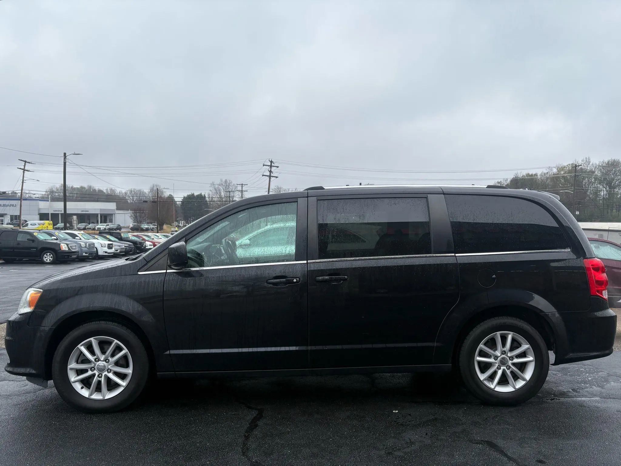 Used 2019 Dodge Grand Caravan SXT image 4