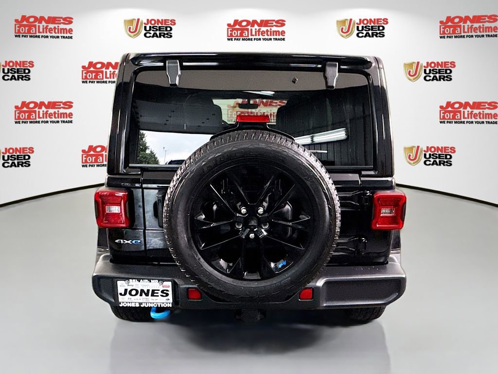 Used 2023 Jeep Wrangler Unlimited Sahara w/ Cold Weather Group AWD/4WD image 15
