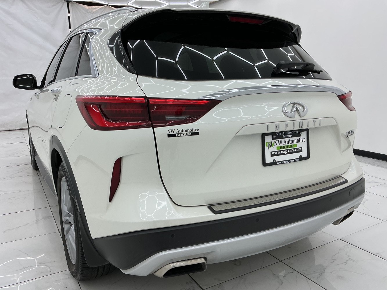 Used 2020 INFINITI QX50 Essential w/ Convenience Package FWD image 9