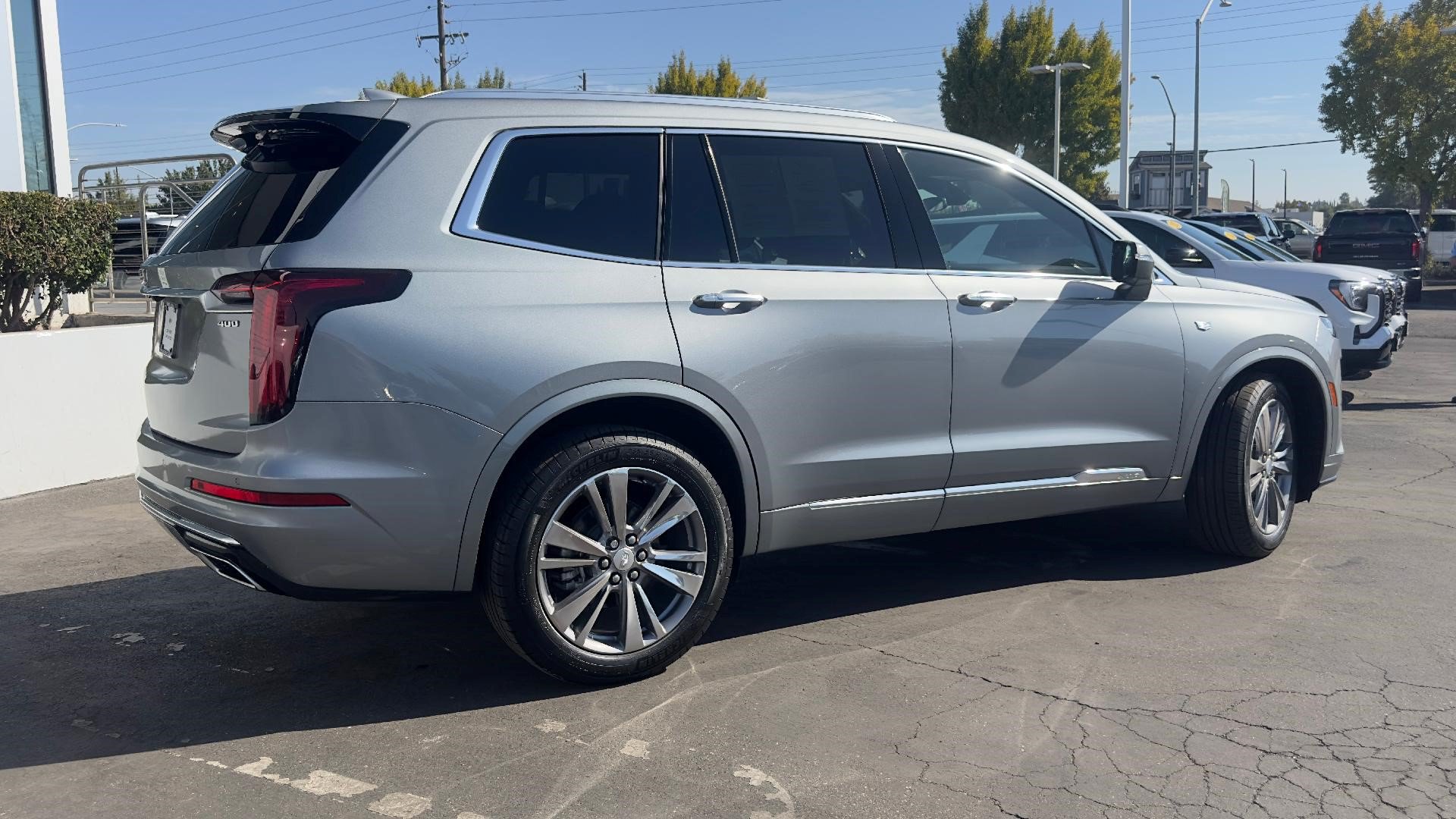 Certified 2025 Cadillac XT6 Premium Luxury AWD/4WD image 4