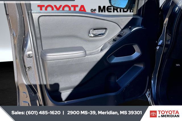 Used 2024 Nissan Frontier SV w/ Technology Package image 16