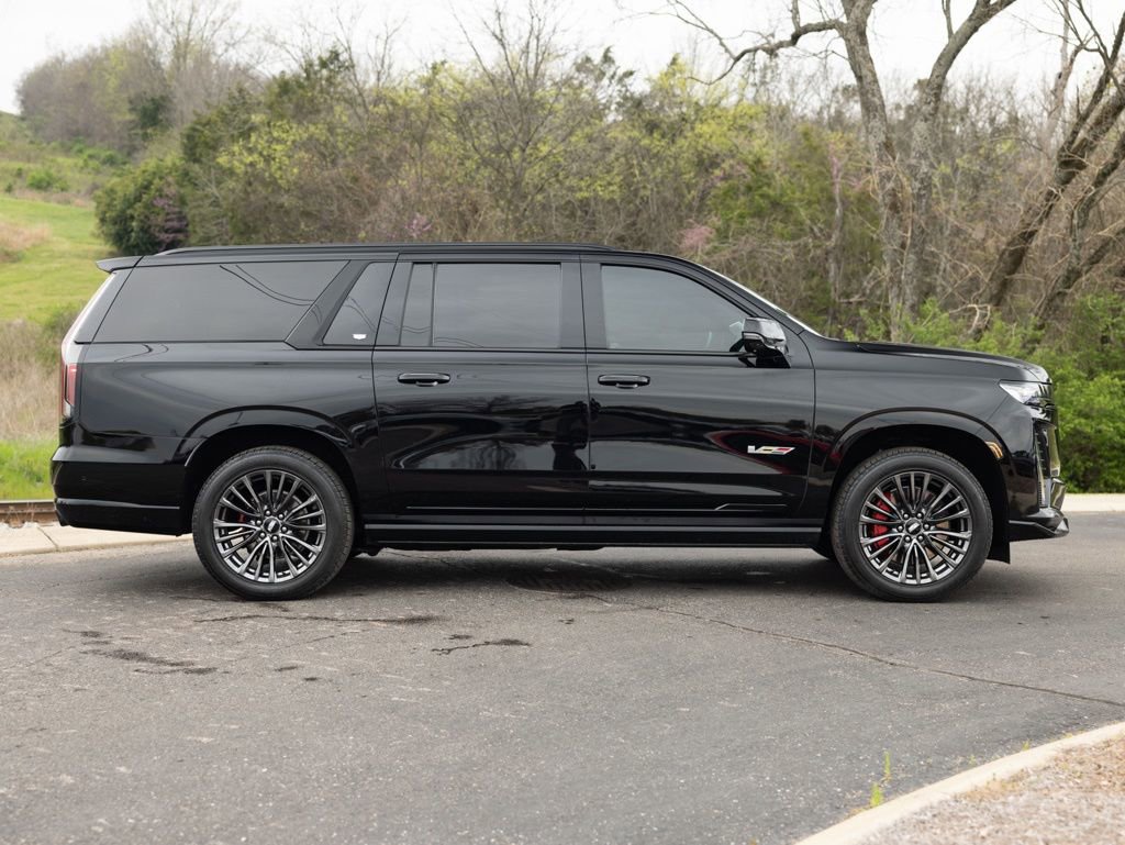 Used 2023 Cadillac Escalade ESV V image 8