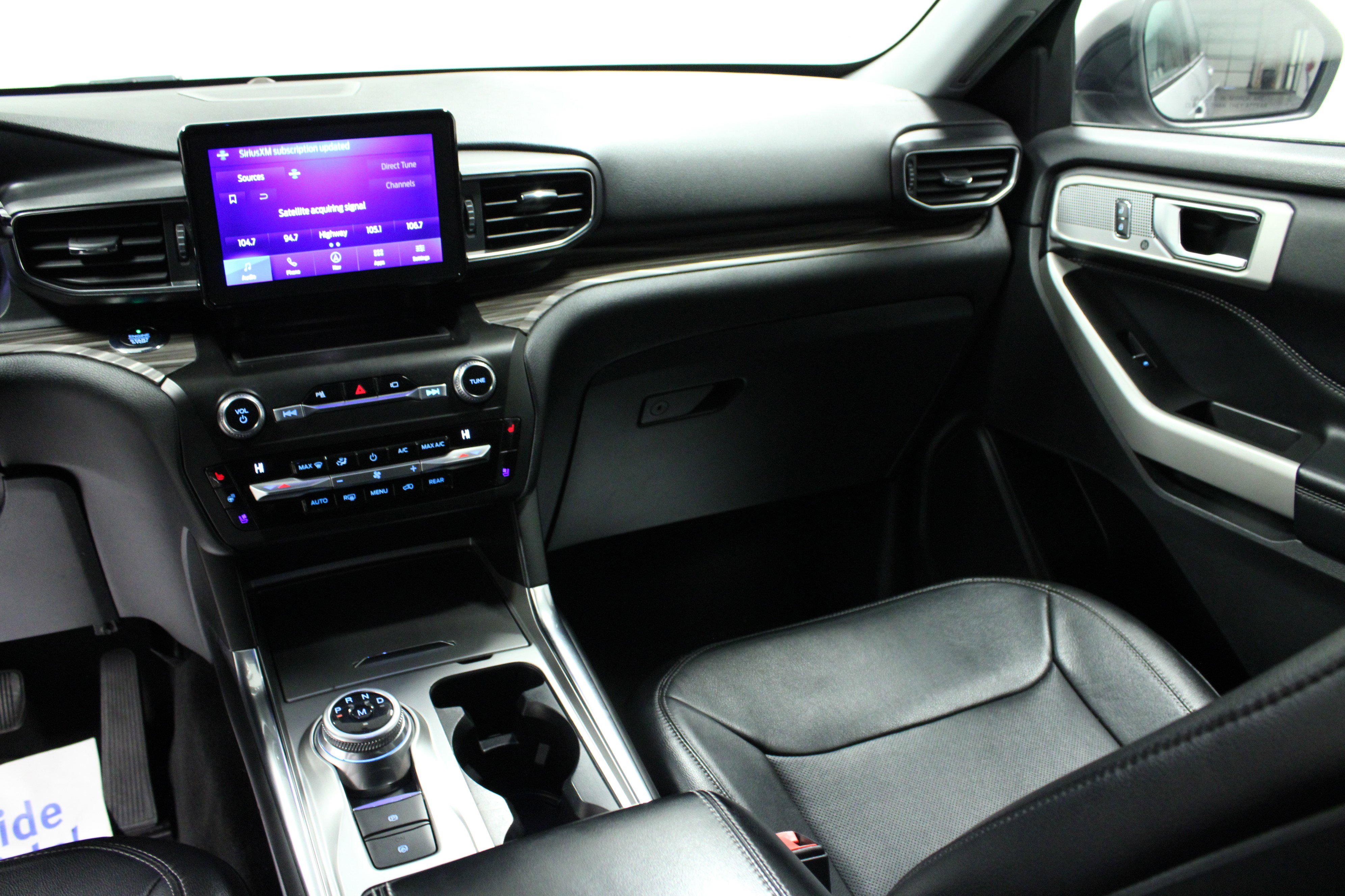 Used 2020 Ford Explorer Limited w/ Hybrid Equipment Group 310A image 20