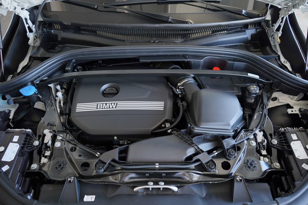 Used 2025 BMW X1 xDrive28i w/ Technology Package image 22