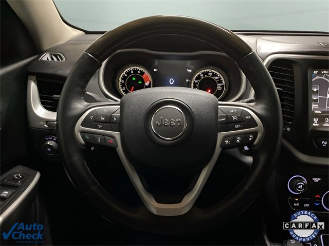 Used 2017 Jeep Cherokee Overland w/ Technology Group image 10