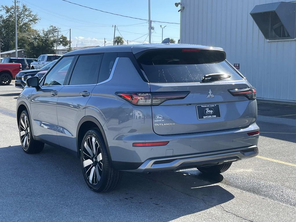 New 2026 Mitsubishi Outlander SE image 2