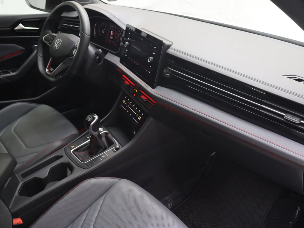 Used 2025 Volkswagen Jetta GLI Autobahn FWD image 9