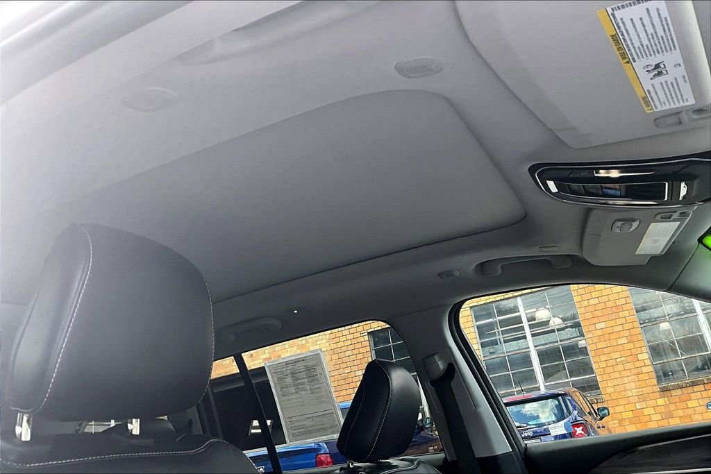 Used 2022 Jeep Grand Cherokee Limited image 20