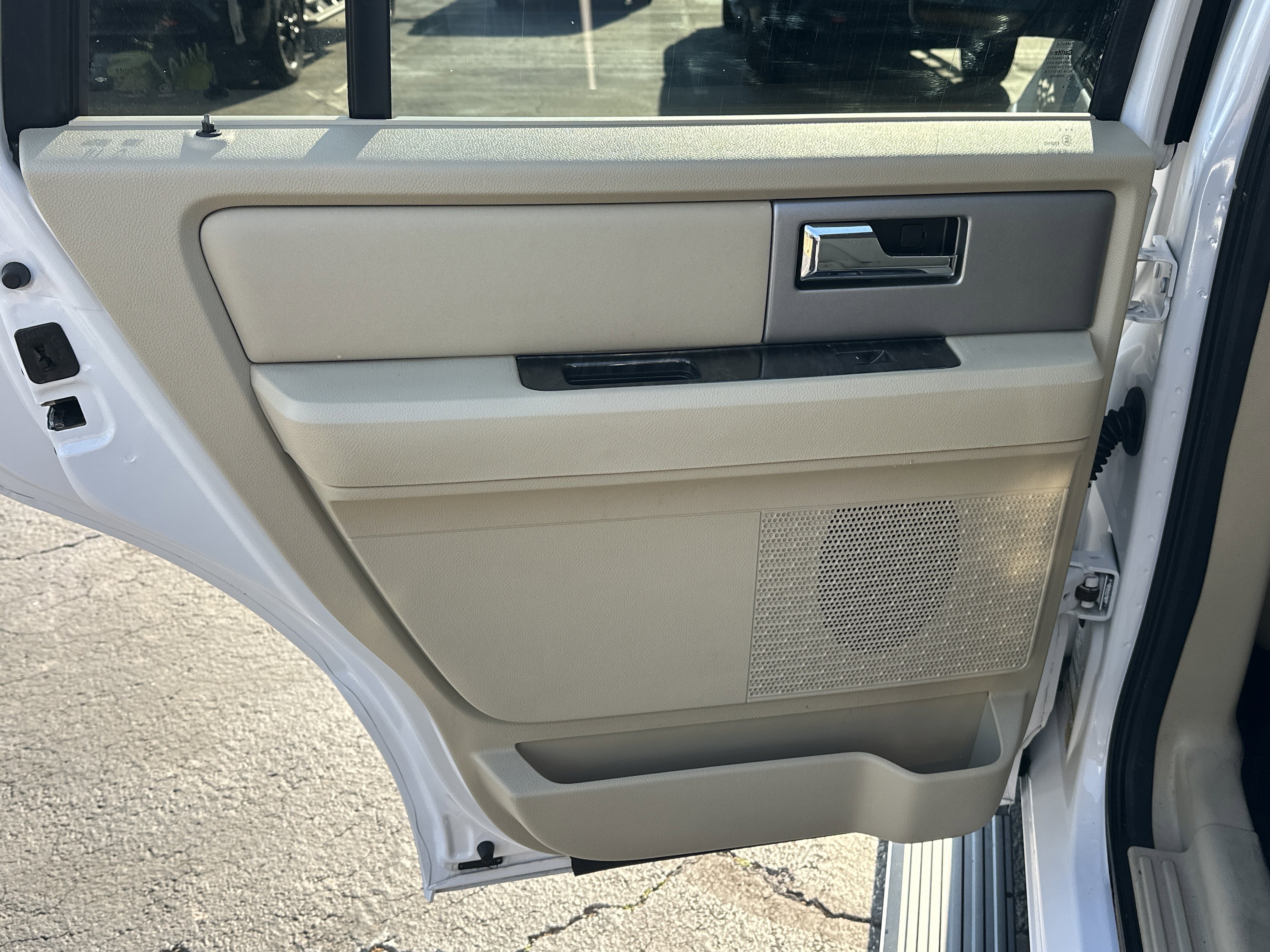 Used 2017 Ford Expedition Limited w/ Equipment Group 301A RWD image 22