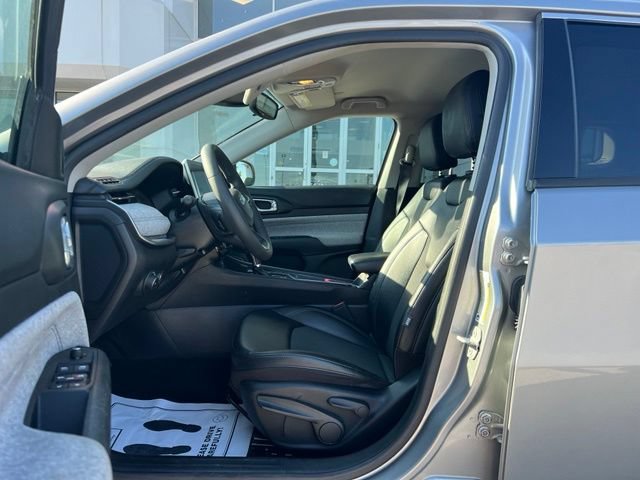 Used 2022 Jeep Compass Latitude FWD image 9