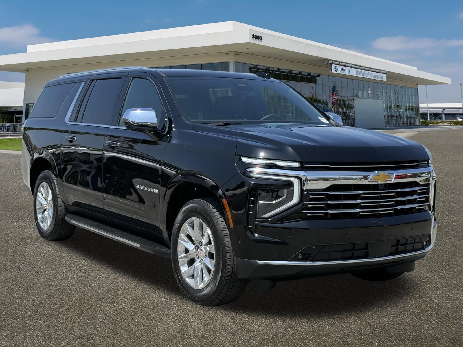 Used 2025 Chevrolet Suburban Premier RWD image 2