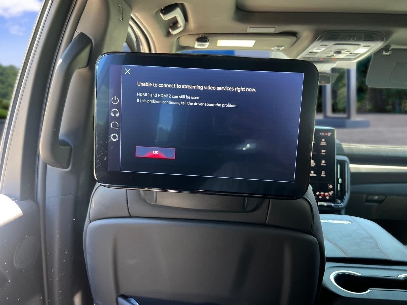 Certified 2025 GMC Yukon AT4 Ultimate w/ LPO, Floor Liner Package AWD/4WD image 32