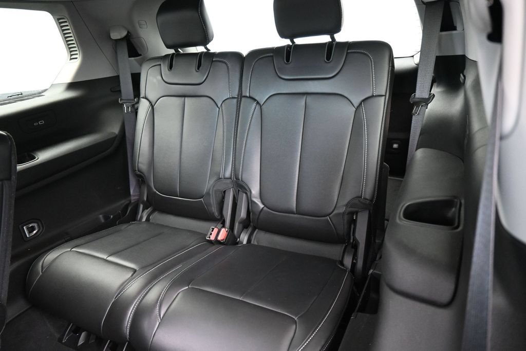 Used 2022 Jeep Grand Cherokee L Limited RWD image 35