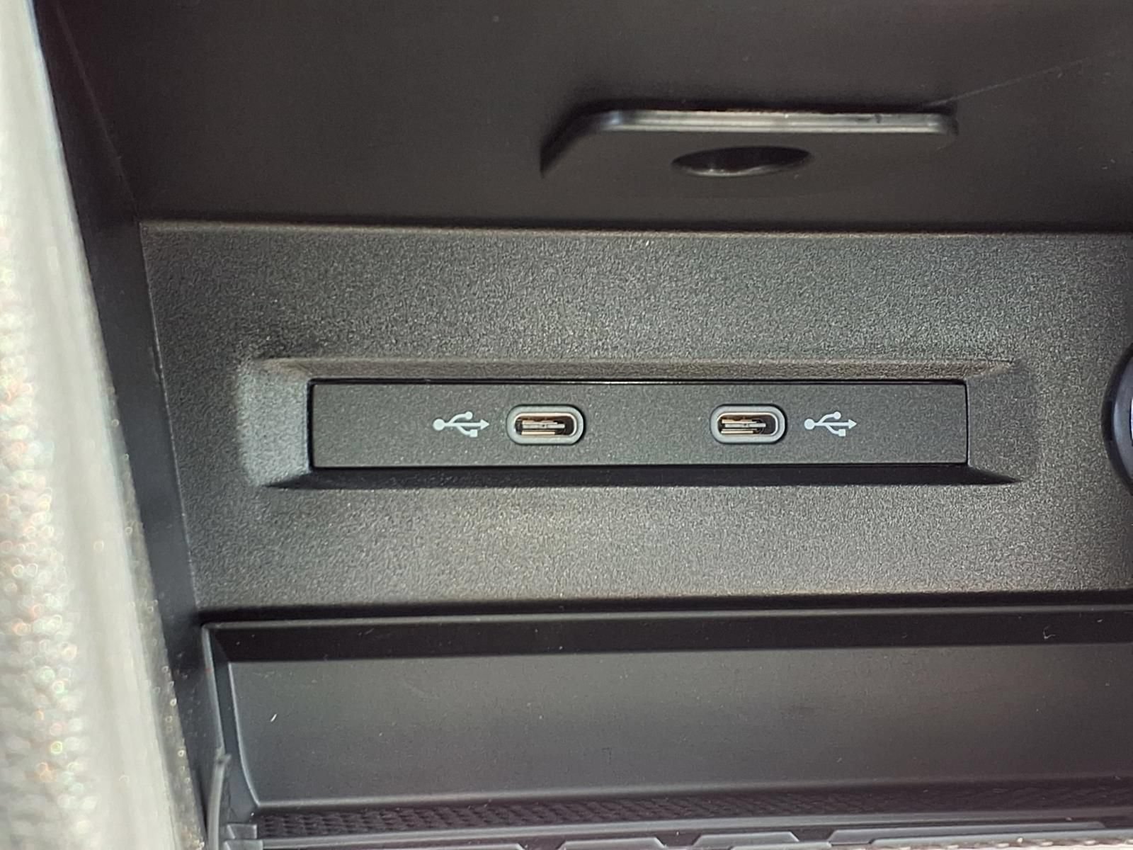 New 2026 Volkswagen Taos SE FWD image 13