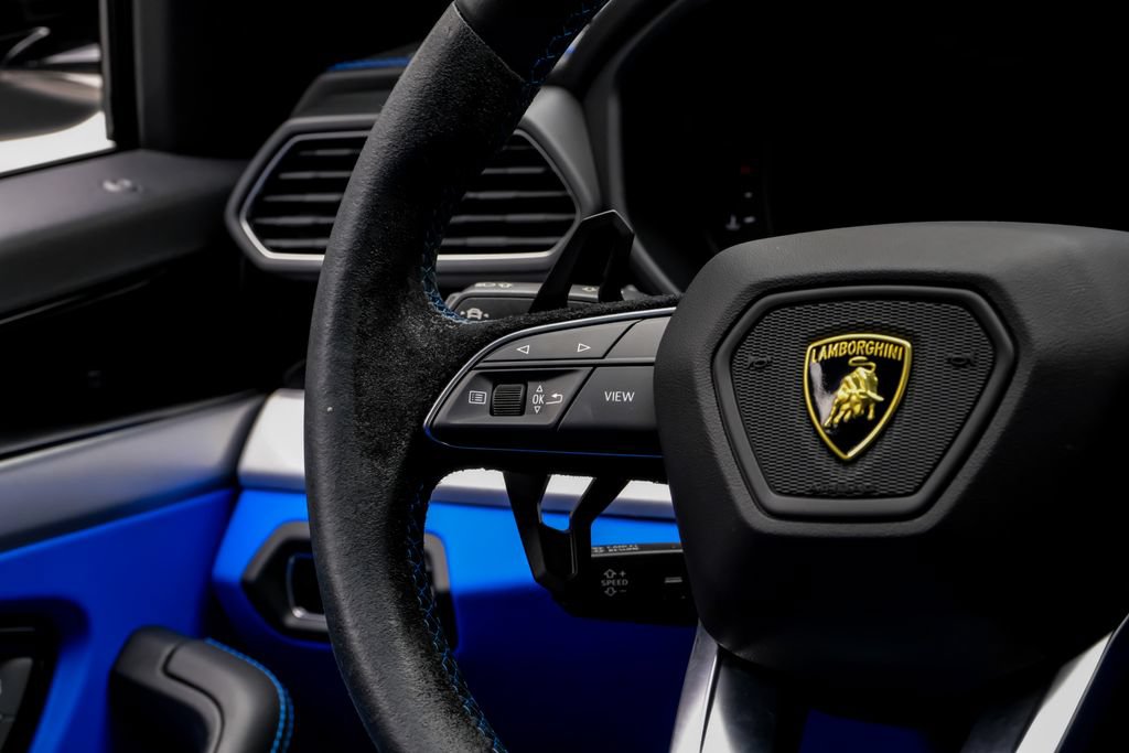 Used 2019 Lamborghini Urus AWD/4WD image 18