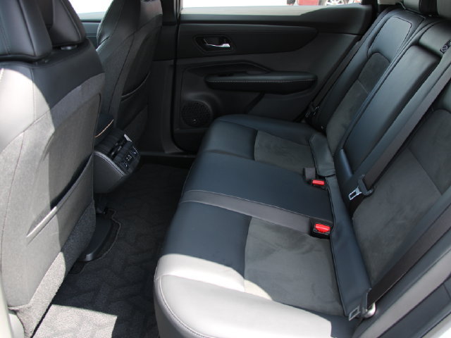Used 2024 Nissan Ariya AWD image 24