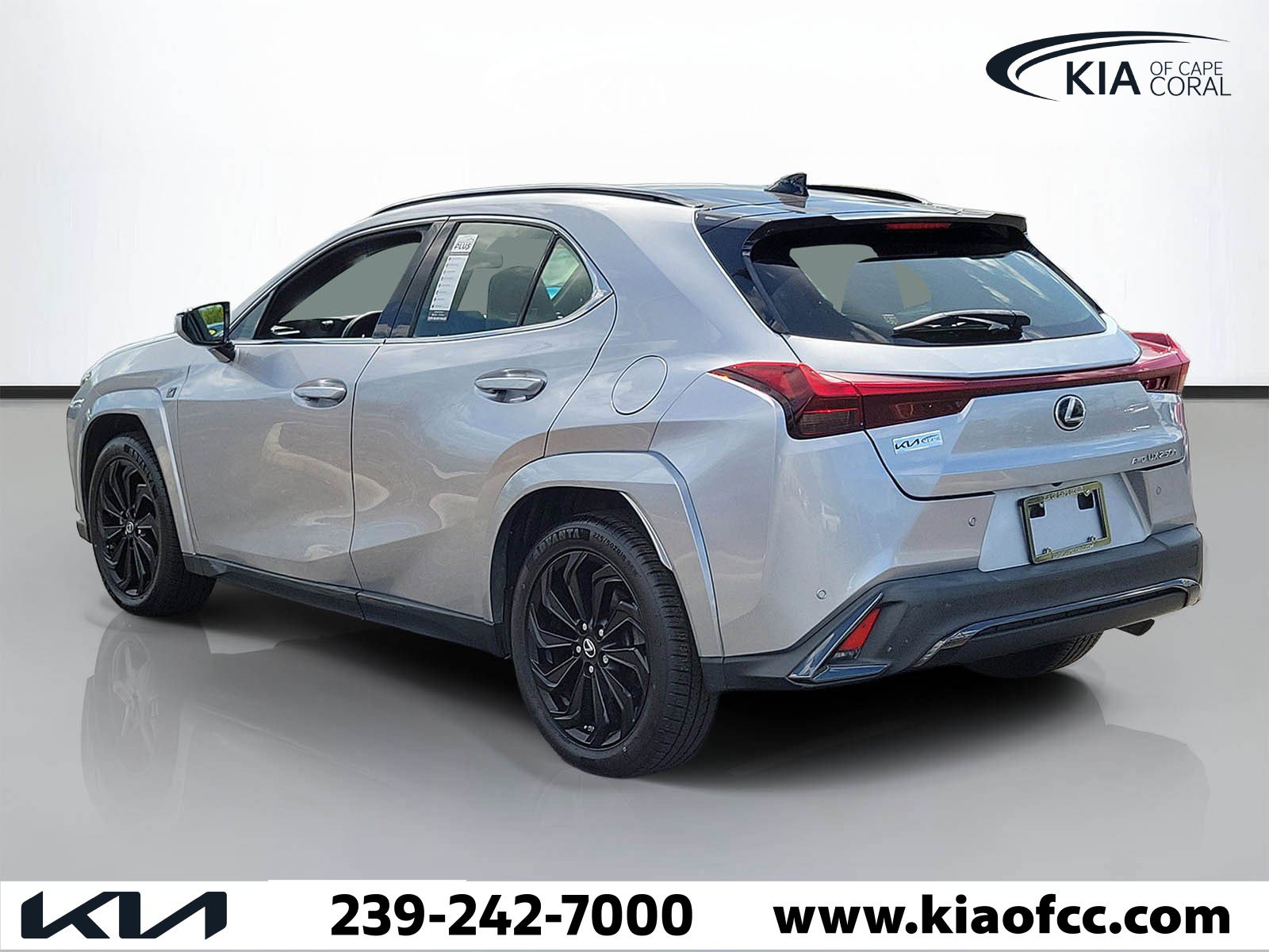 Used 2023 Lexus UX 250h F Sport image 4