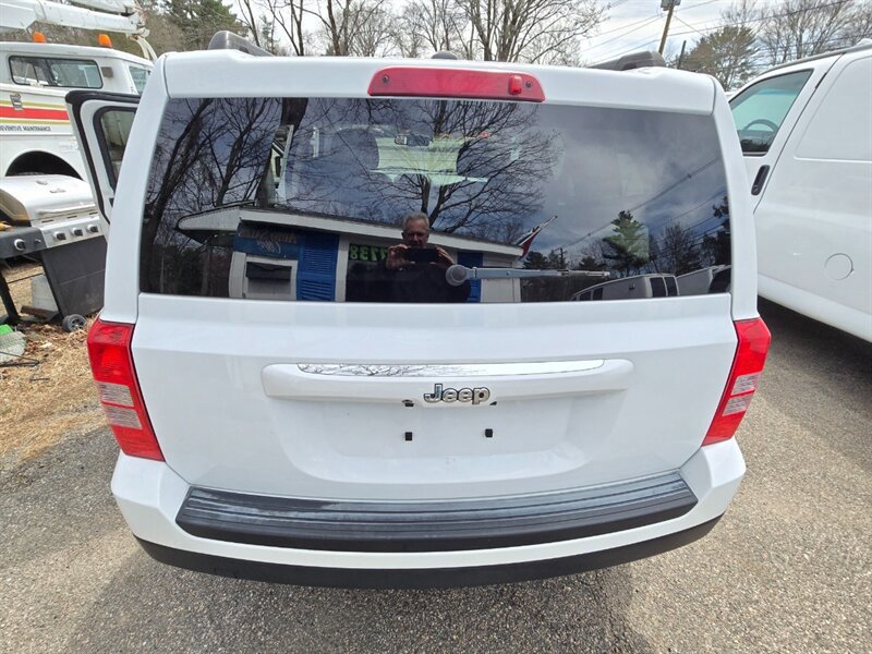 Used 2017 Jeep Patriot Sport w/ Power Value Group image 3