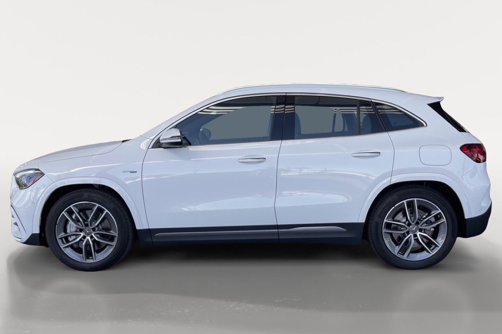 New 2025 Mercedes-Benz GLA 35 AMG 4MATIC image 2