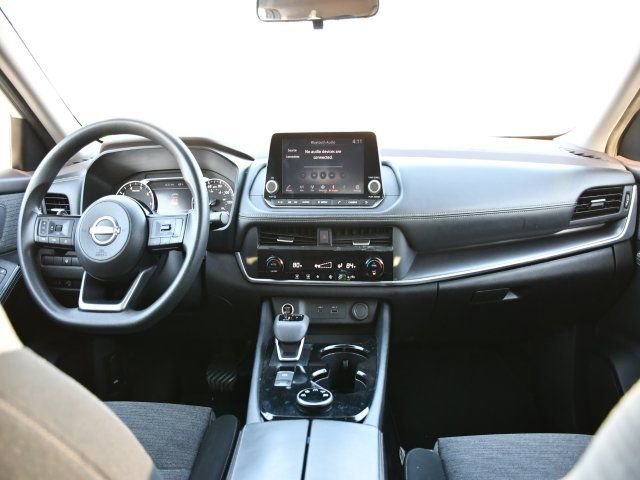 Used 2023 Nissan Rogue SV image 16