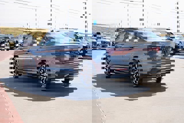 New 2026 Volkswagen Jetta SE image 4