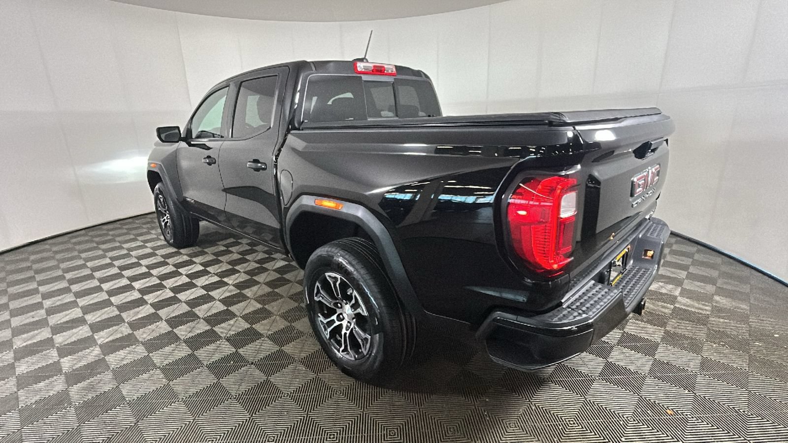 Used 2023 GMC Canyon AT4 AWD/4WD image 5