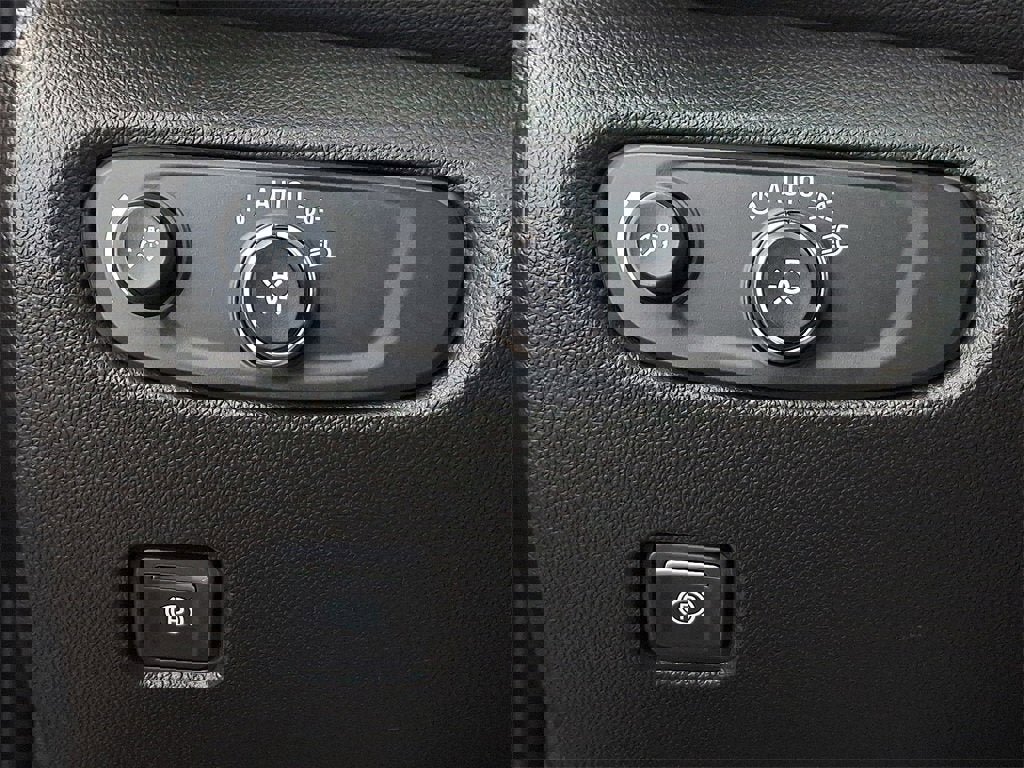 Certified 2024 Chevrolet Blazer LT w/ Midnight/Sport Edition image 28