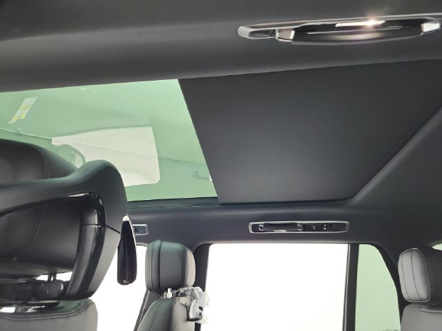 New 2026 Land Rover Range Rover Long Wheelbase SE AWD/4WD image 30
