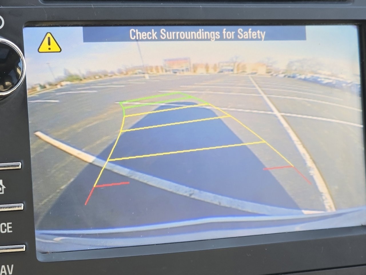 Used 2015 Chevrolet Traverse LT image 4