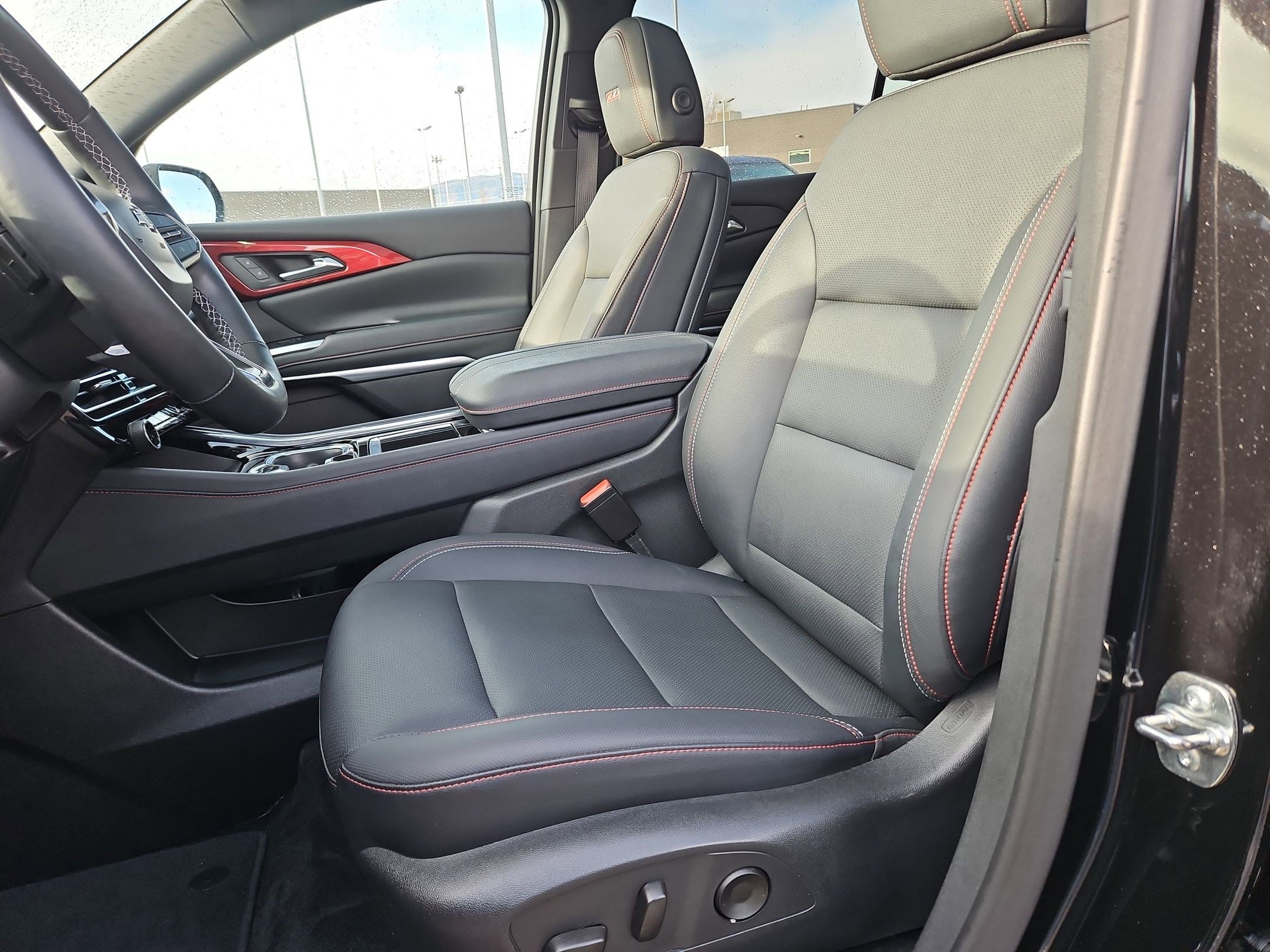 Used 2025 Chevrolet Traverse Z71 w/ Driver Confidence Package AWD/4WD image 15