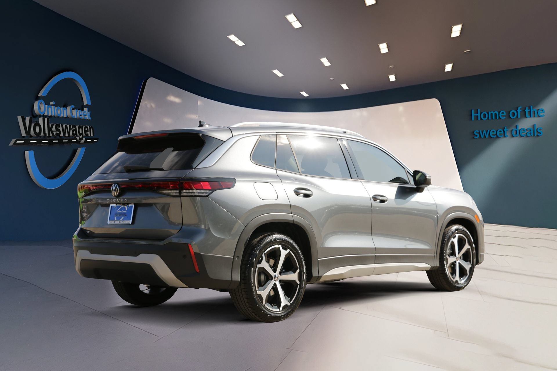Certified 2026 Volkswagen Tiguan SE FWD image 5