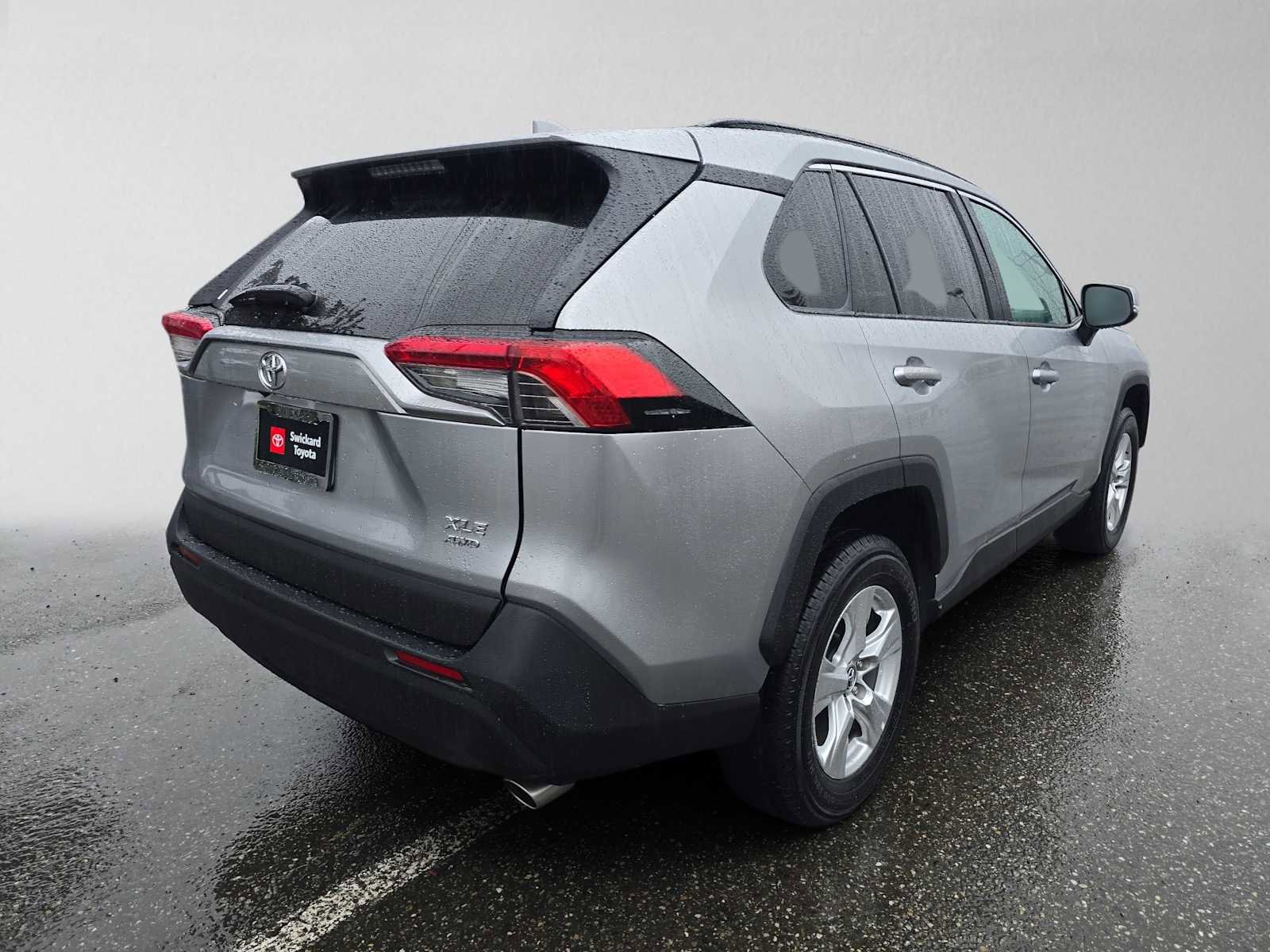 Used 2020 Toyota RAV4 XLE w/ All Weather Liner Package AWD/4WD image 7