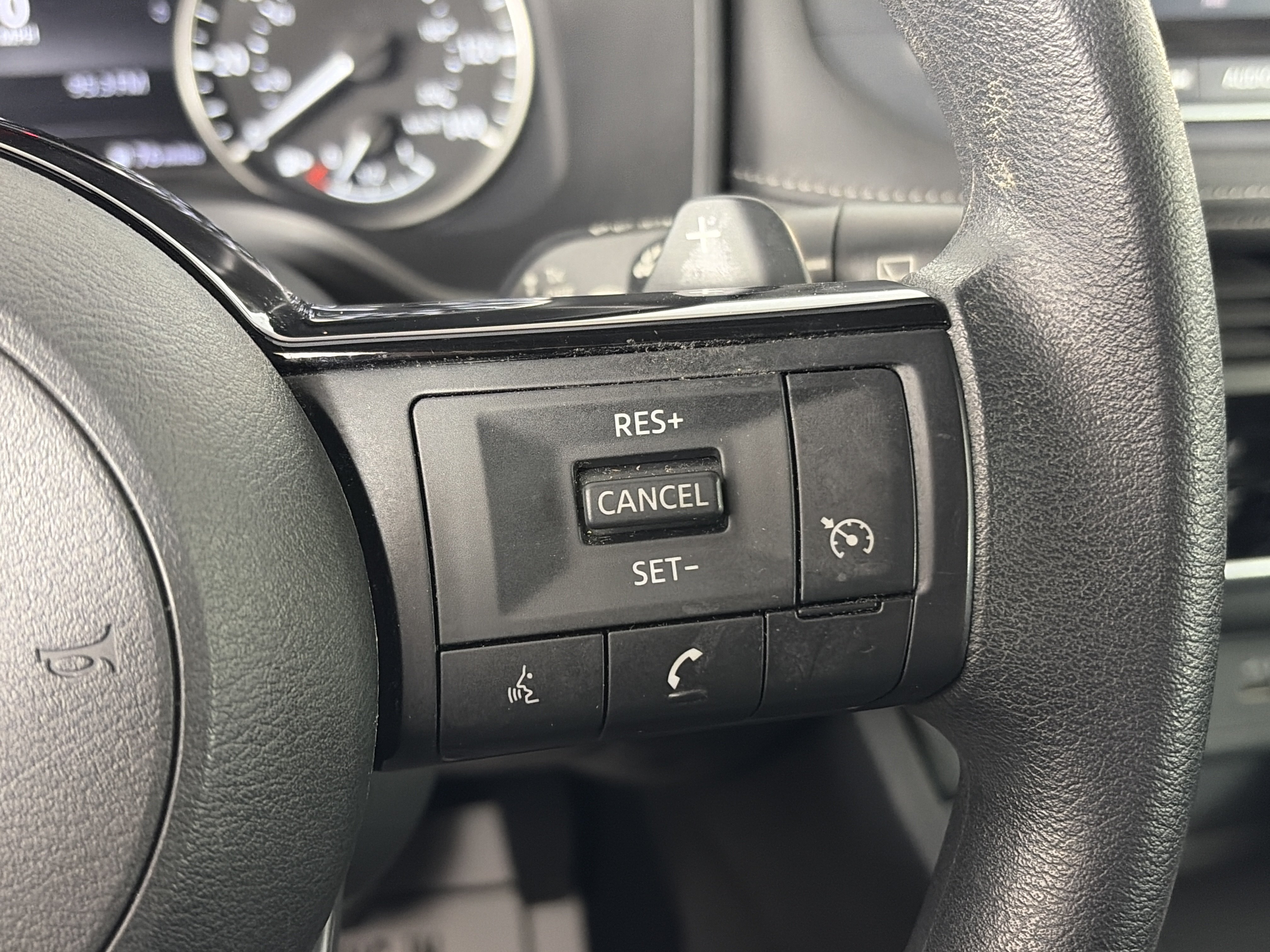 Used 2021 Nissan Rogue S AWD/4WD image 31