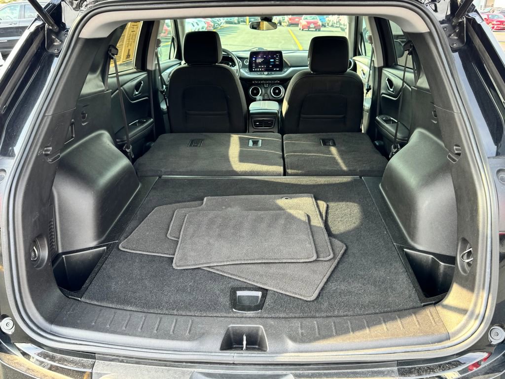 Used 2023 Chevrolet Blazer LT image 17