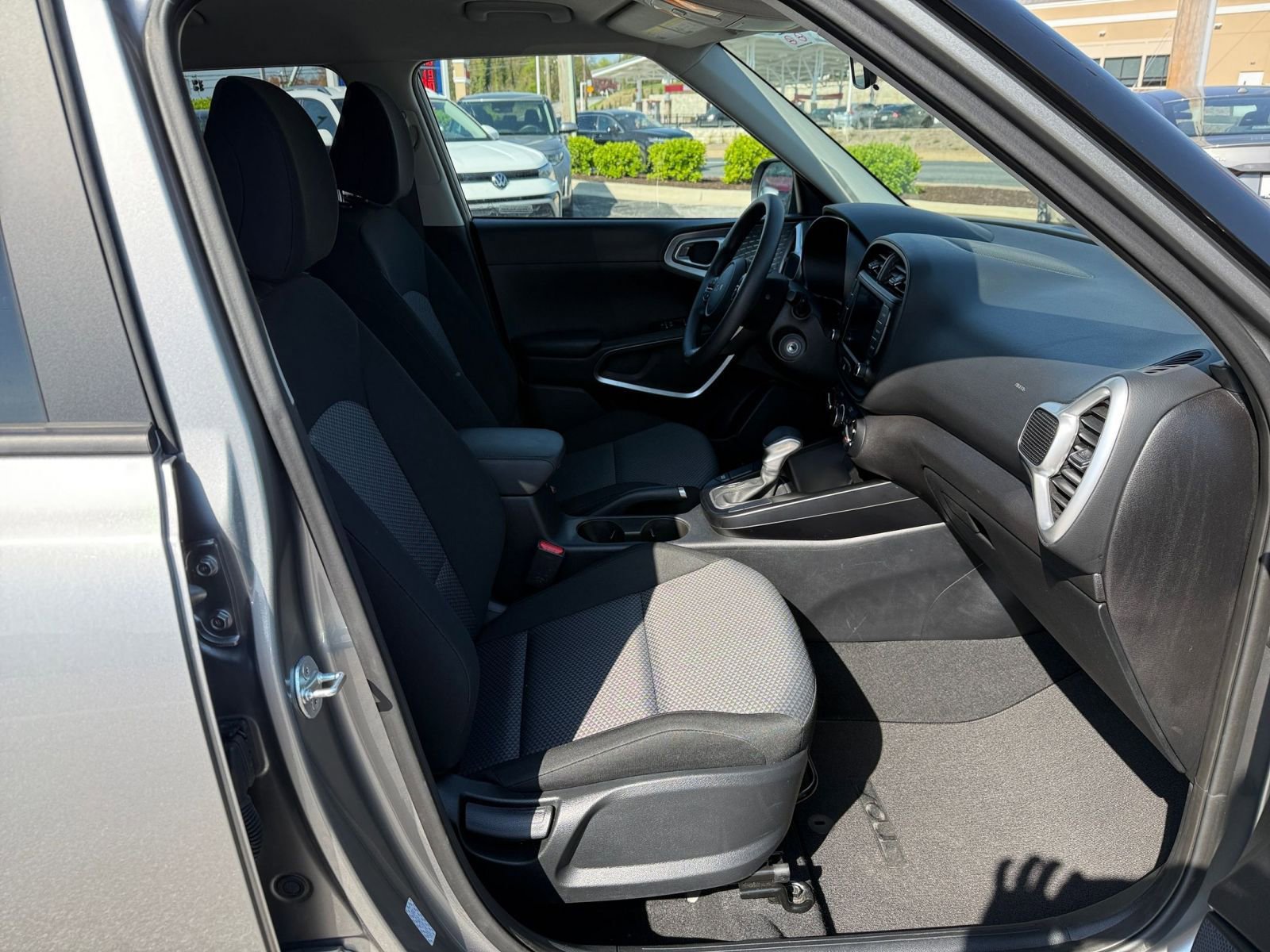 Used 2025 Kia Soul LX w/ LX Technology Package image 36